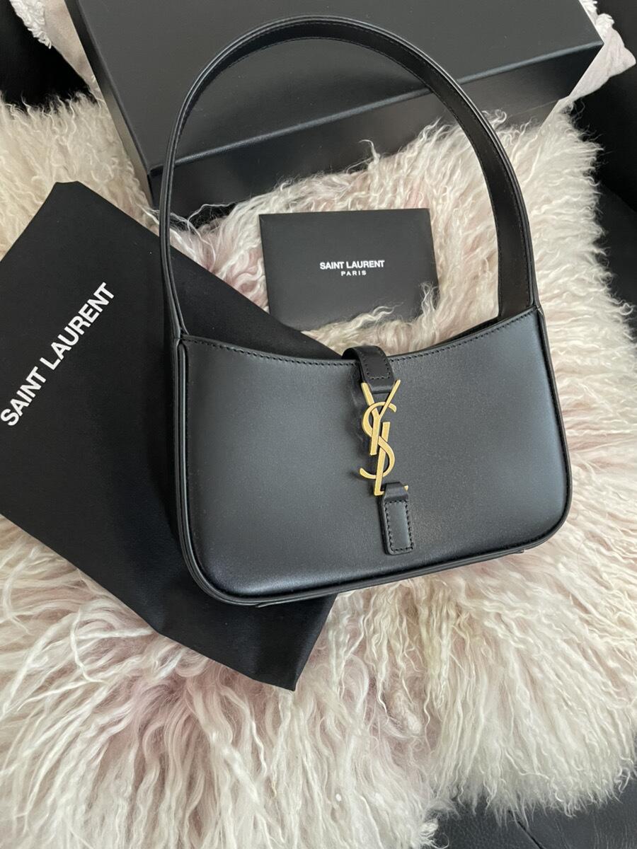 関税送料込国内発送★SAINT LAURENT Le 5 a 7 mini leather bag